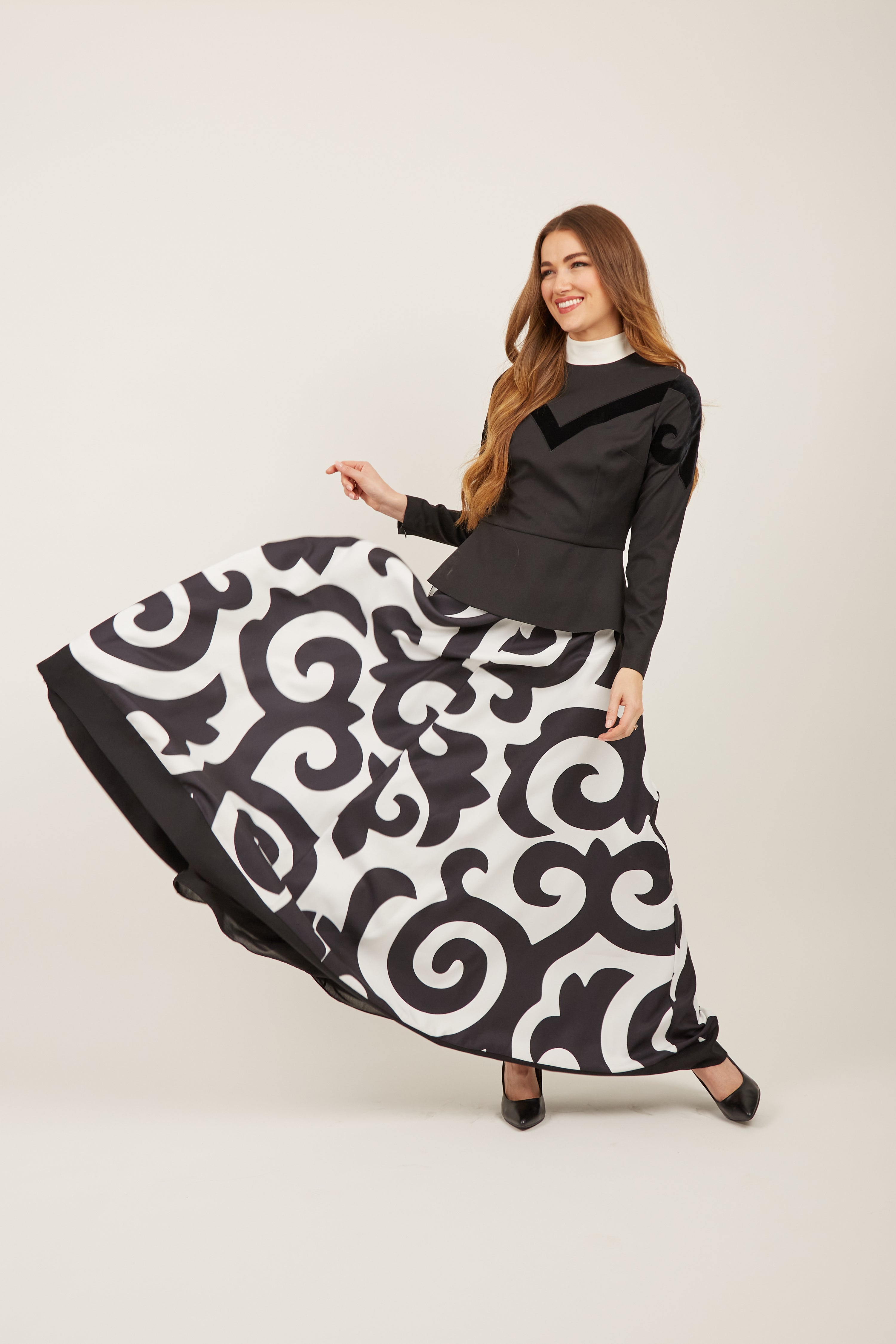 Euphoria silkway skirt white and black